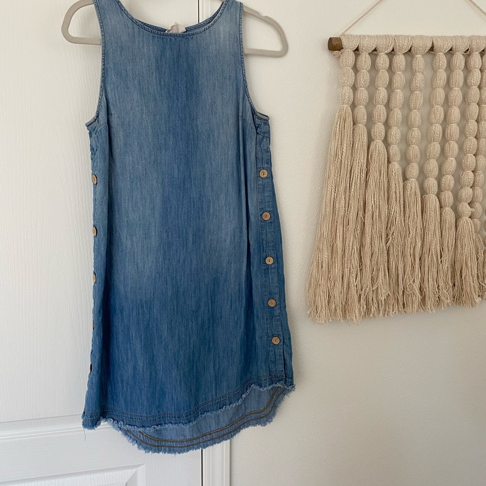 Chambray denim dress with beige buttons